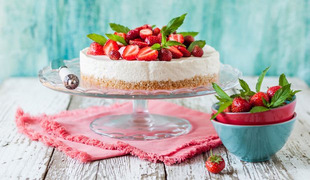 Çilekli cheesecake nasıl yapılır?