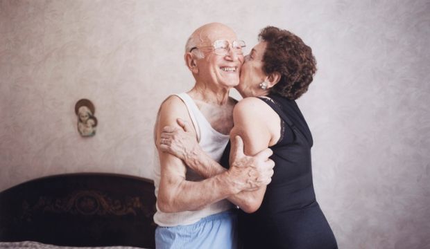 Mutlu eş mutlu ediyor