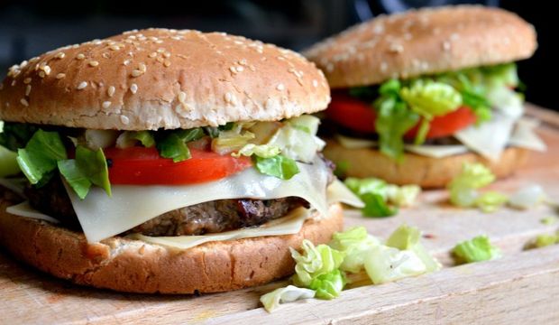 Ev yapımı hamburger