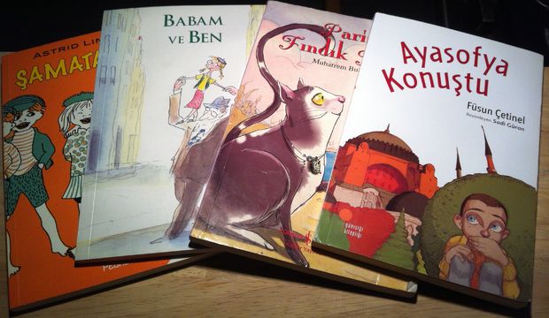 Okulda kitap okuma saati