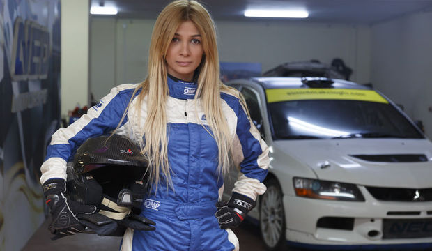 Simin Bıçakcıoğlu röportajı