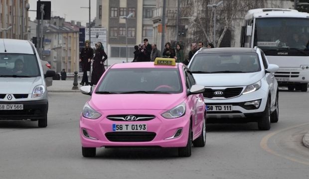 Sivas’ta Pembe Taksi uygulaması başladı