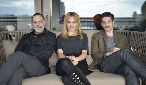 Meryem Uzerli: Hasret çektiğimize göre hala aşk var