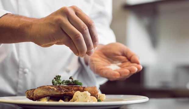 Çok tuz tüketimi birçok hastalığa davetiye çıkartıyor