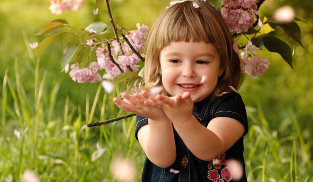 Bahar alerjileri erkek çocuklarda daha çok görülüyor