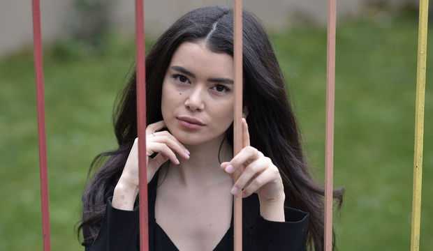 Seray Kaya: Oyunculuğun üstesinden geldim