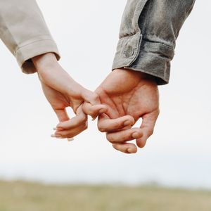 Acaba beni gerçekten seviyor mu?