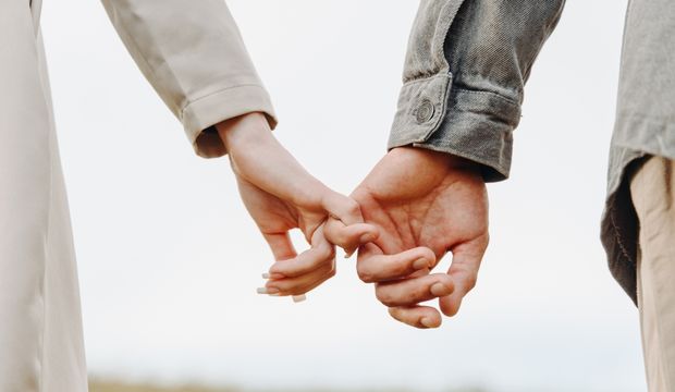 Acaba beni gerçekten seviyor mu?