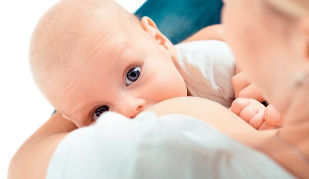 Emzirmede zorlanan anneye destek olmak