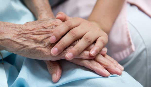 “Yaşlı insan kokusu”nun kaynağı nedir?