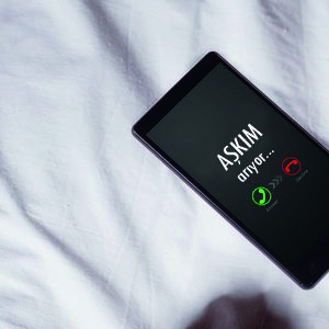 Erkek yatarak kadın severek aldatır