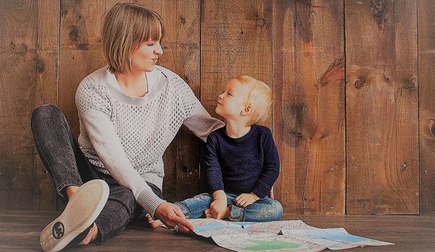 Evde çocuk büyüten anneleri neden eleştiriyoruz?