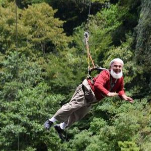 90 yaşında ama benden sağlıklı!