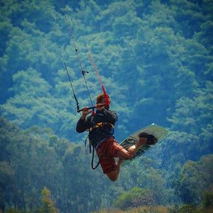 Ünlülerin son gözde sporu: Uçurtma sörfü