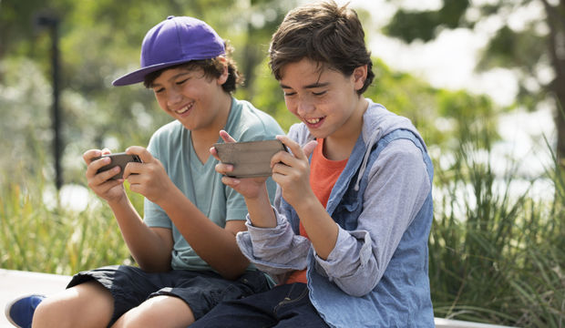 Ekrandan uzak, arkadaşlarına yakın olsun