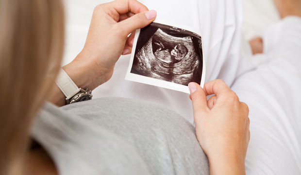 Üç ebeveynli bebek yöntemi İngiltere'de başlıyor