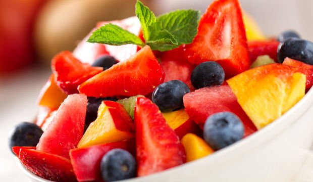 Karpuz soslu meyve salatası nasıl yapılır?