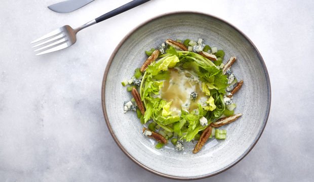 Pikan cevizli yeşil salata nasıl yapılır?