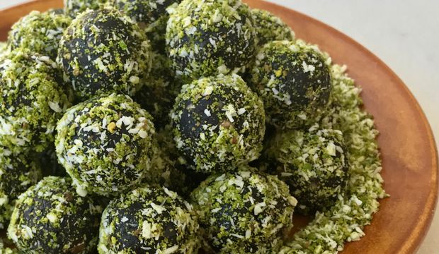 Bayram için hurmalı cevizli minik toplar