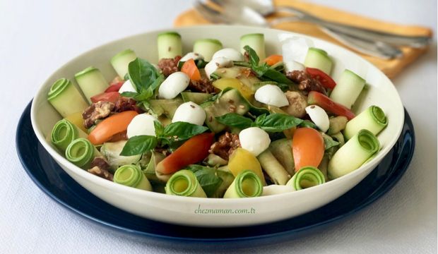 Fesleğenli sakız kabağı salatası nasıl yapılır?