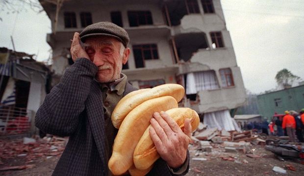 Toplanma alanları AVM oldu çadır kuracak yer kalmadı