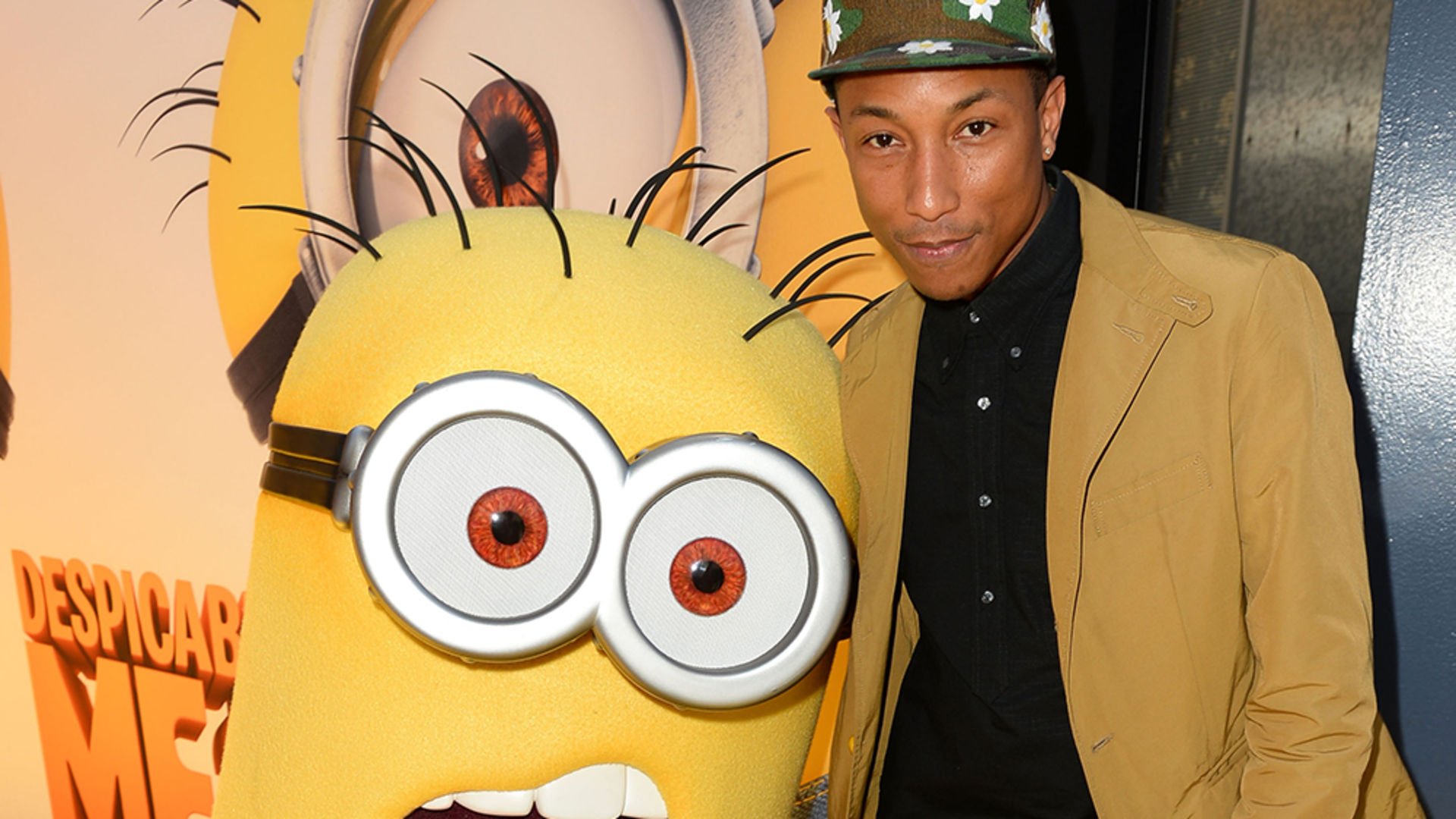 Хит хэппи. Фаррелл Уильямс Гадкий я. Pharrell Williams Happy Гадкий я 2. Pharrell Williams Happy Nest Миньоны. Happy from "Despicable me 2" Pharrell Williams клип.