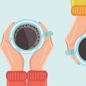 İki orta şekerli kahve