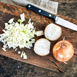 Soğan doğrarken neden ağlarız?