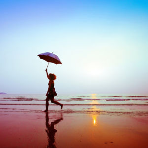 Hayat dersi alıyoruz sürekli birilerinden...