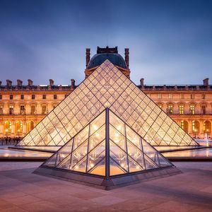 Oturduğunuz yerden müze ziyaretine ne dersiniz?