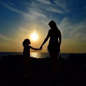 Kızım iyi, hayat kötü gidiyor