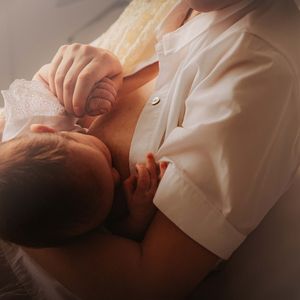 Grip olan annelere 7 emzirme kuralı