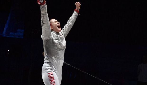 Deniz Selen Ünlüdağ eskrimde Avrupa Şampiyonu