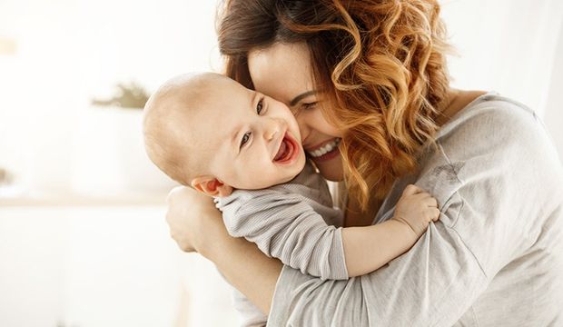 Kucaklanmak bebeklerin DNA’sını değiştiriyor