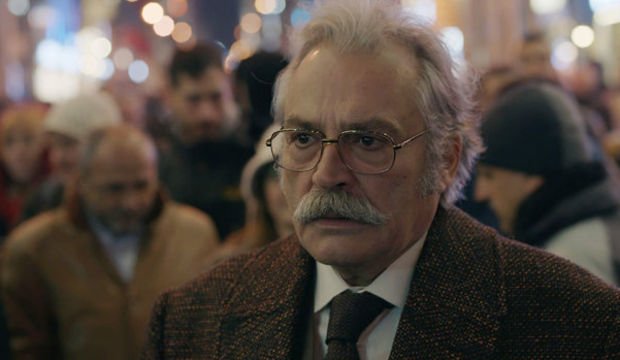 Haluk Bilginer Emmy Ödülü'nü kazandı!