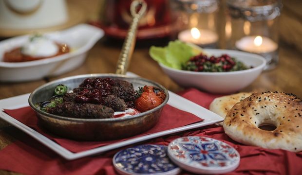Vişneli köfte nasıl yapılır?