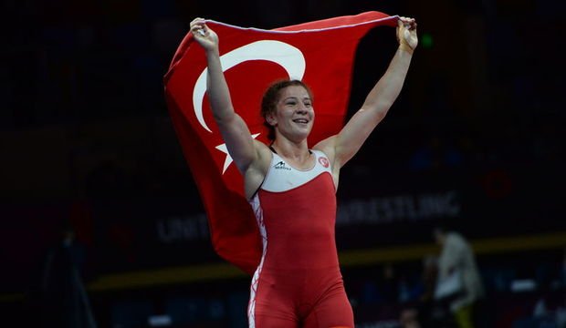 Milli güreşçi Yasemin Adar üçüncü kez şampiyon!