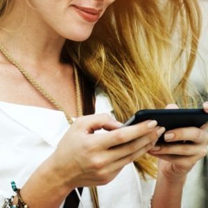 Tinderella: Bırak şu telefonu elinden!