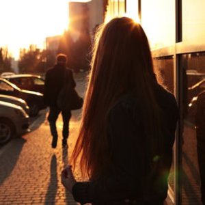 Sevilmemiş kız çocukları yanlış adamları bulurlar