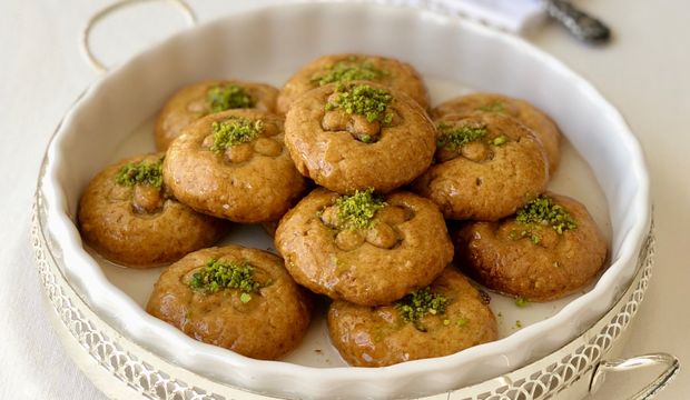 Cevizli tarçınlı bayram tatlısı tarifi
