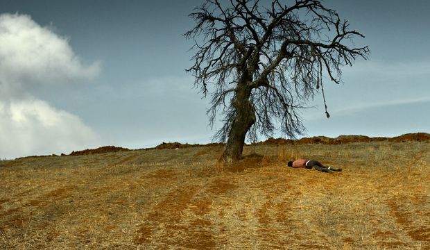 "İnsan neden en yakınında duran hayatı yaşamak zorunda" Ahlat Ağacı