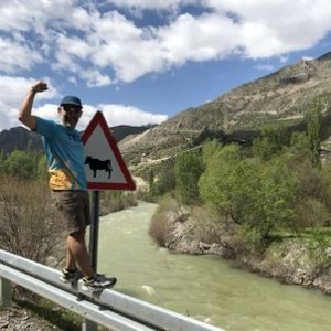 Yolumuz eğitim yolu, sevgi yolu