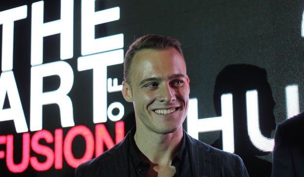 Kerem Bürsin dizilerde sıkca gösterilen kadına yönelik şiddeti eleştirdi