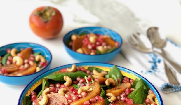 Cennet hurmalı körpe ıspanak salatası