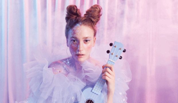 Serenay Sarıkaya Alice oluyor!