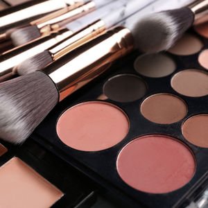 Kova burcuna özel makyaj tüyoları