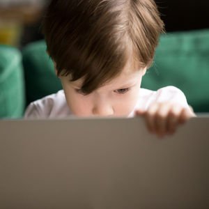 YouTube, çocuk videolarına özen göstermeli, ebeveynlerin endişelerini azaltmalı