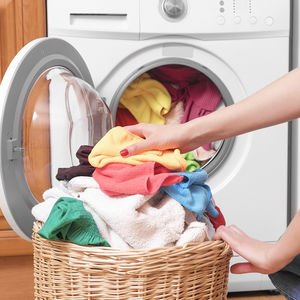 Giysileri yıkamak gezegenimiz için iyi değil!