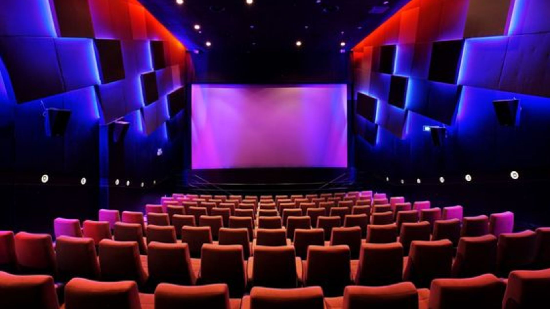 Foster cinema кинотеатр. Кинотеатр. Пустой зал. Кинозал Амино. 3d кинотеатр.