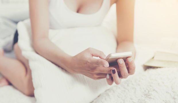 Eski sevgilinizi stalklamanız normal mi?